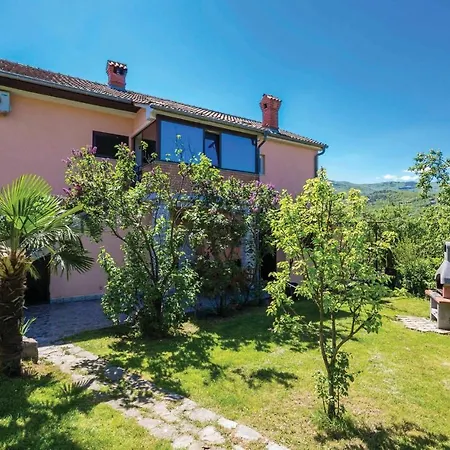 Apartament Lovely In