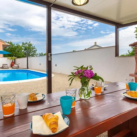 Apartament Lovely In